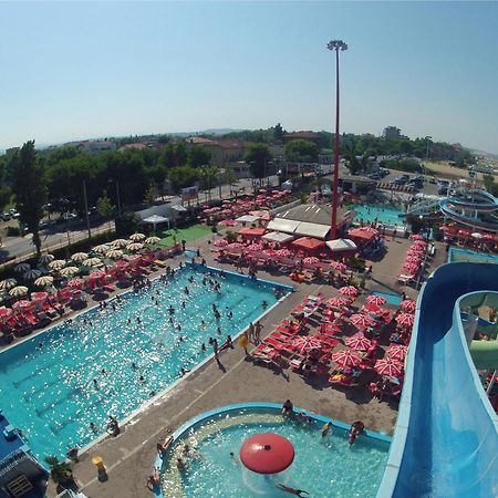 ריצ'יונה Hotel Marzia Con Piscina מראה חיצוני תמונה