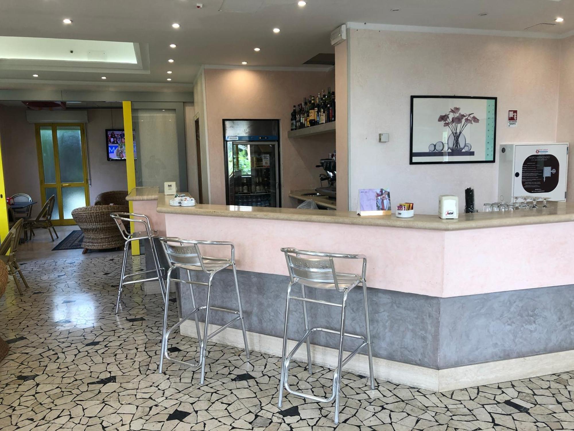 ריצ'יונה Hotel Marzia Con Piscina מראה חיצוני תמונה