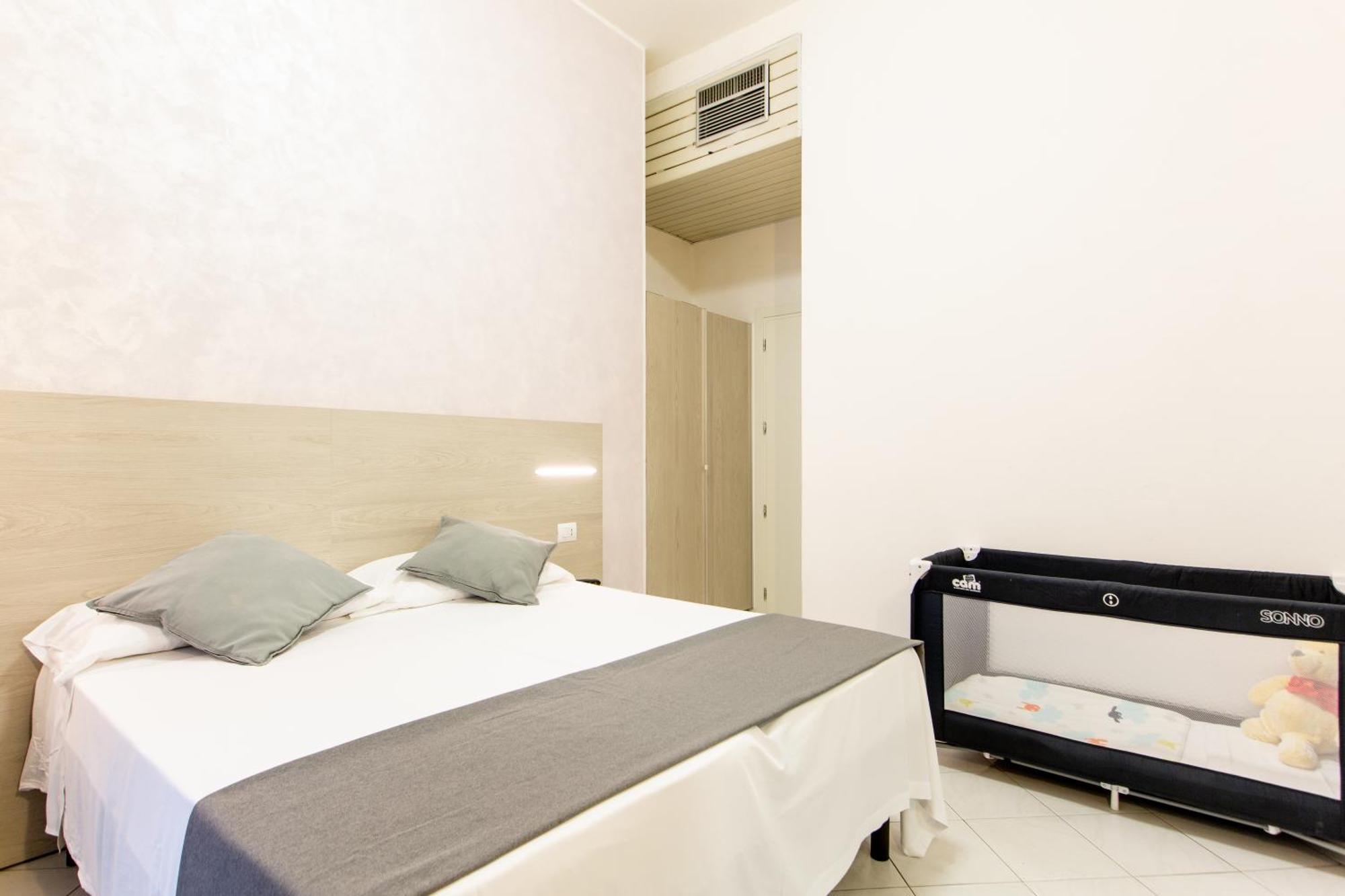 ריצ'יונה Hotel Marzia Con Piscina מראה חיצוני תמונה