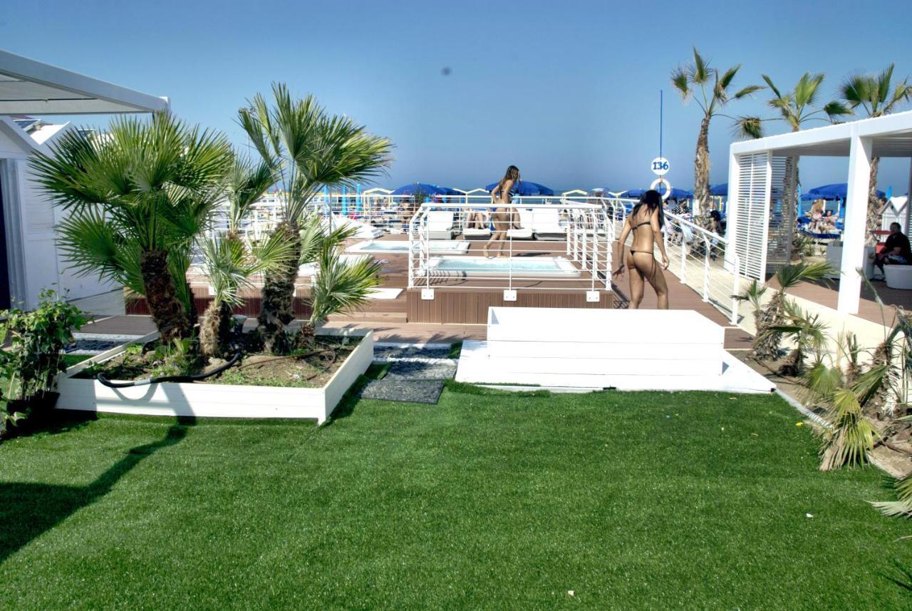 ריצ'יונה Hotel Marzia Con Piscina מראה חיצוני תמונה